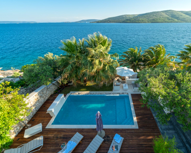 Luxury Villa Sunshine Trogir with pool at the beach