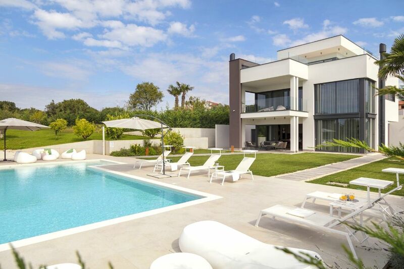 Luxury Villa Deluxe Pula with heated pool