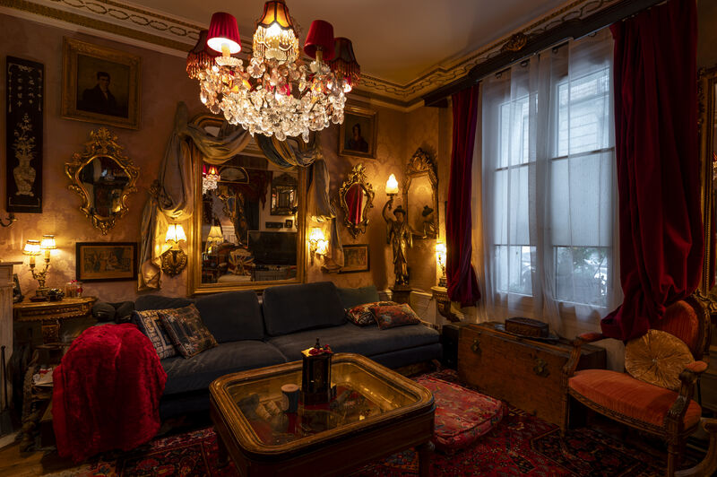 Le petit Trianon, Antique Residence: Elegance and Timeless Charm in the Heart of the City