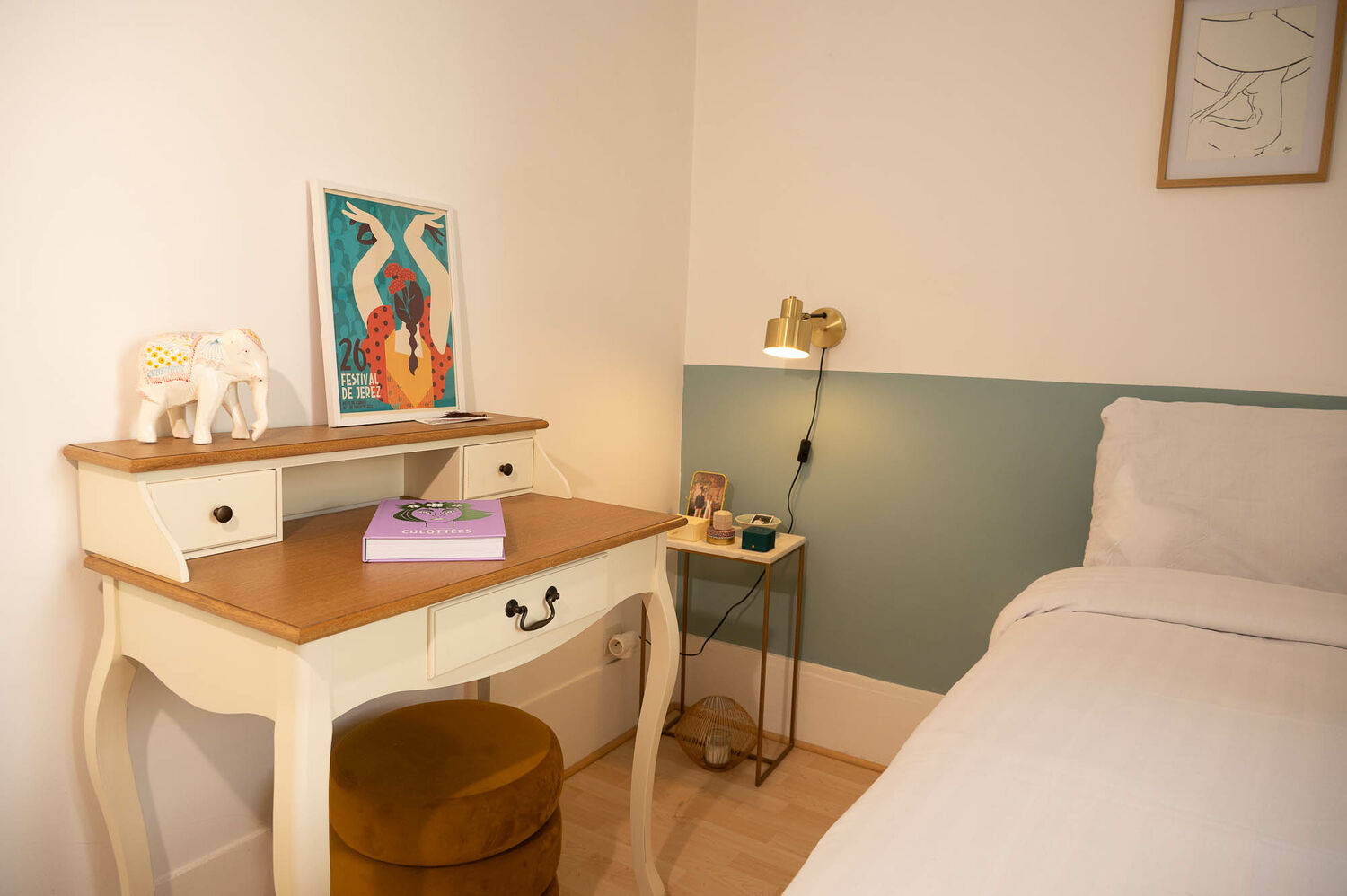 Warm, apartment, for, couples,, Paris, 14