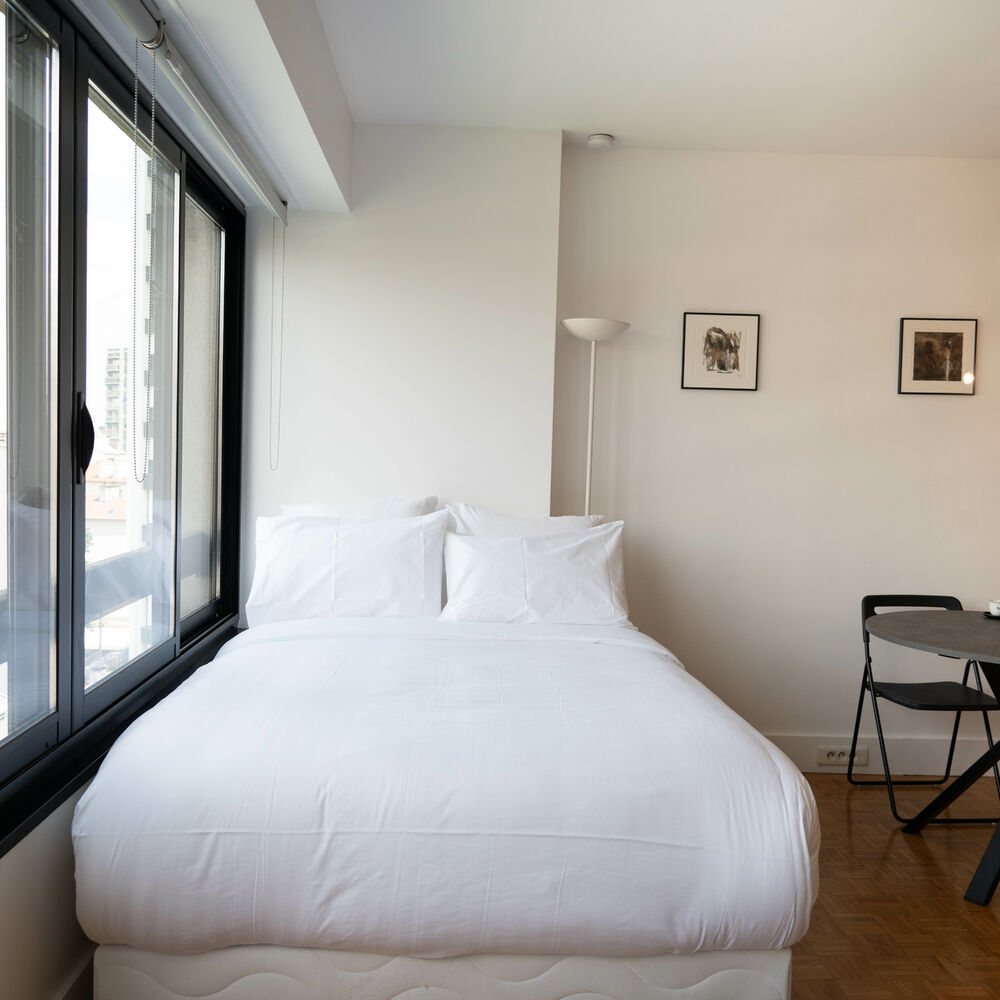 Bright, and, quiet, studio,, Place, d’Italie,, Paris