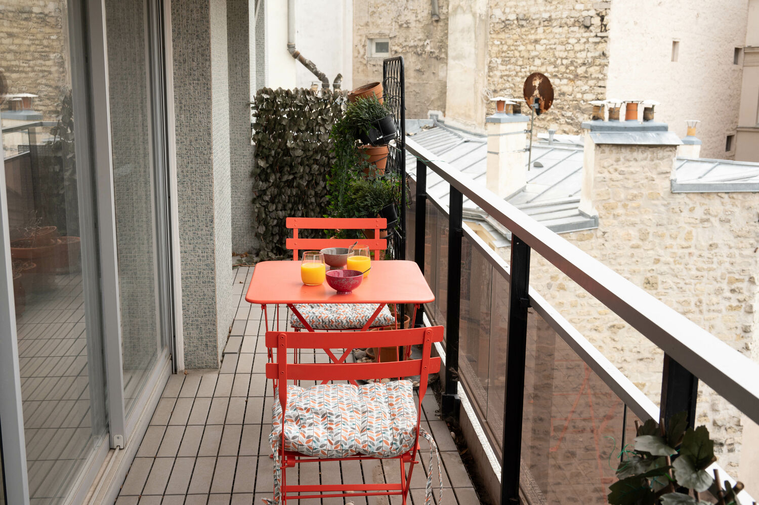 Family, &, Business, Apt, in, Heart, of, Paris, 15th