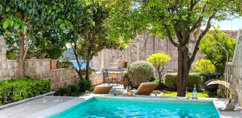 Luxury Villa Revelin Dubrovnik with pool in center